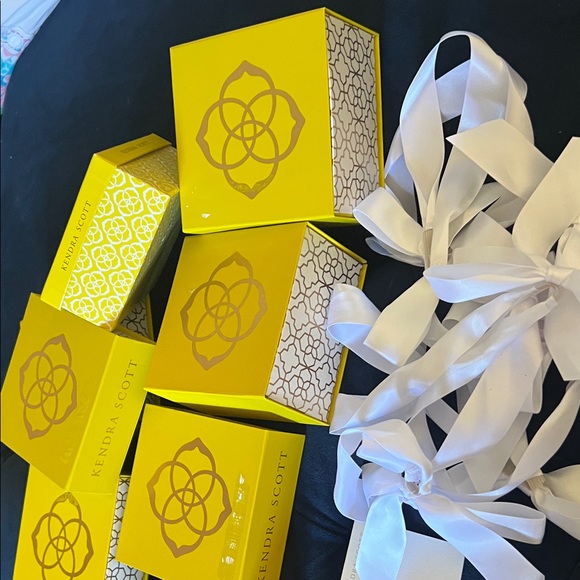 Kendra Scott Yellow Boxes with Turquoise and Cream Bags bows cards - Picture 5 of 8